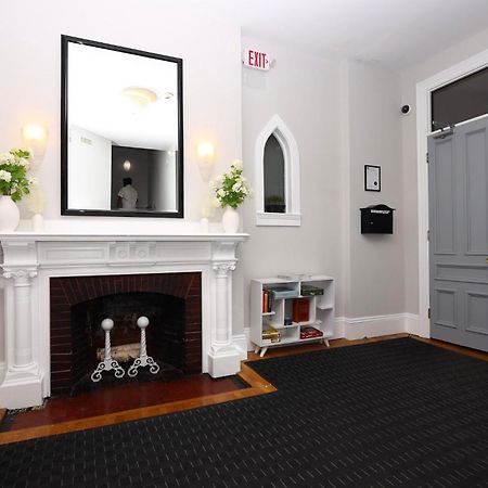 Cozy Newbury Street Studio, #5 بوسطن المظهر الخارجي الصورة